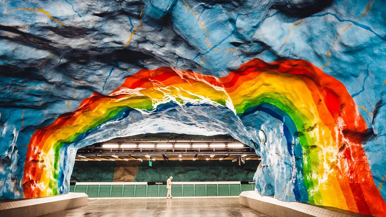 Stockholm blends vitality with history, where modern landmarks meet ancient relics. Explore its rich history and diverse cultures through visits to the Old Town and iconic tourist spots, as well as its historic museums.