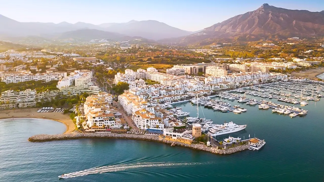 You will be able to discover the most exciting tourist attractions for adventures by visiting the land of wonders, 